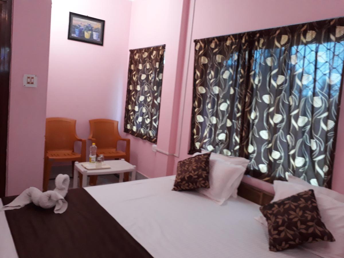 Hotel Gunjan Puri Dış mekan fotoğraf