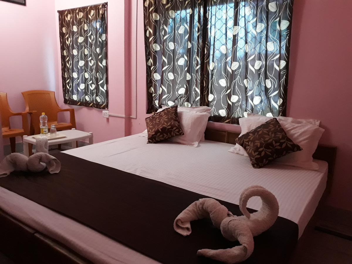 Hotel Gunjan Puri Dış mekan fotoğraf
