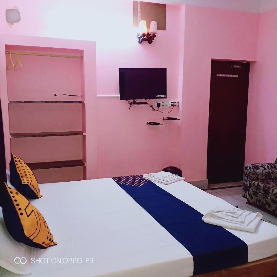 Hotel Gunjan Puri Dış mekan fotoğraf